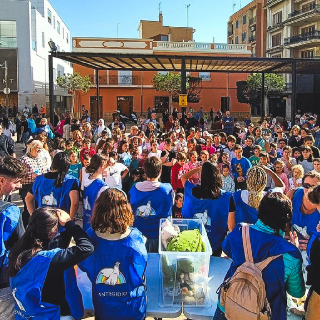 Fiesta de los Jóvenes de Sant'Egidio con los niños de una escuela de Sedaví.